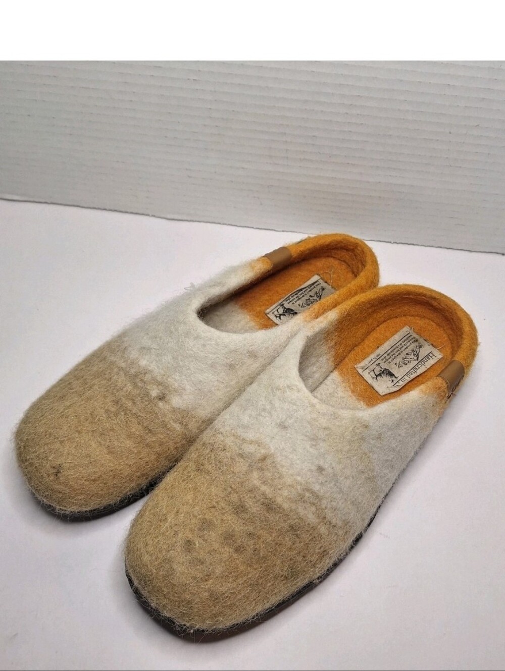 Green Brand Wool Slippers Womens SZ 38 US 7.5 Orange Ombre Comfort Cozy Shoes